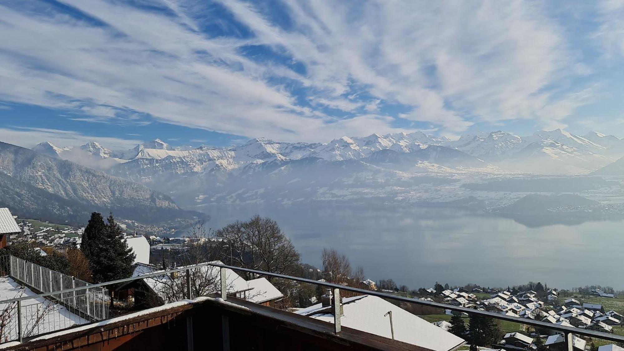 Chalet With View Of The Mountains And The Thun Lake Зигрисвил Екстериор снимка